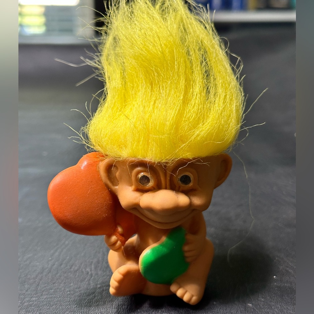 Vintage 1992 Russ Berrie Troll Doll Yellow Hair & Hearts
